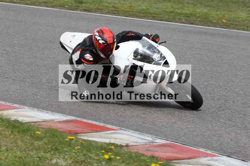 /Archiv-2023/06 10.04.2023 Moto Club Anneau du Rhin/Rouge Expert/sans numéro-àpres midi